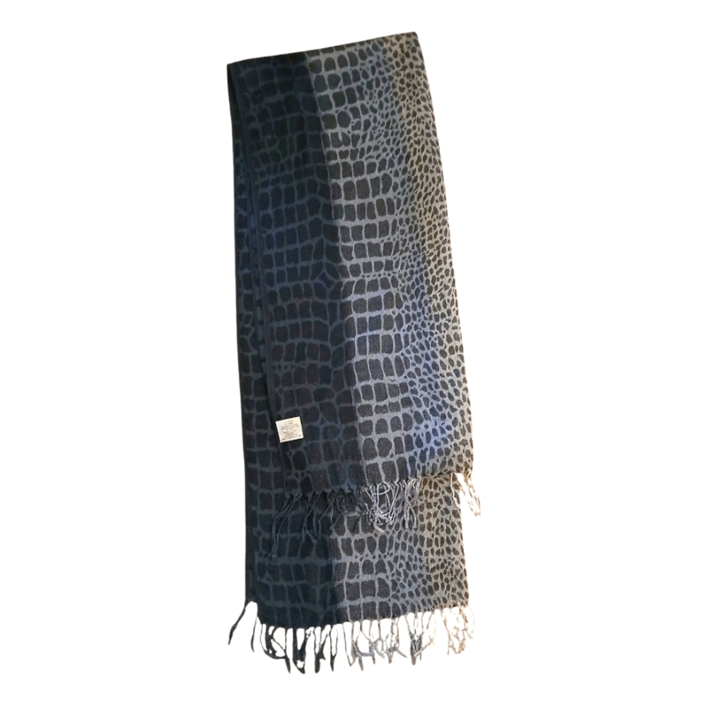 NWOT Black Gray Animal Print Shawl Wrap